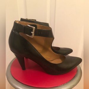 NINE WEST black leather, ankle bootie-like heels, size 9, pointed toe